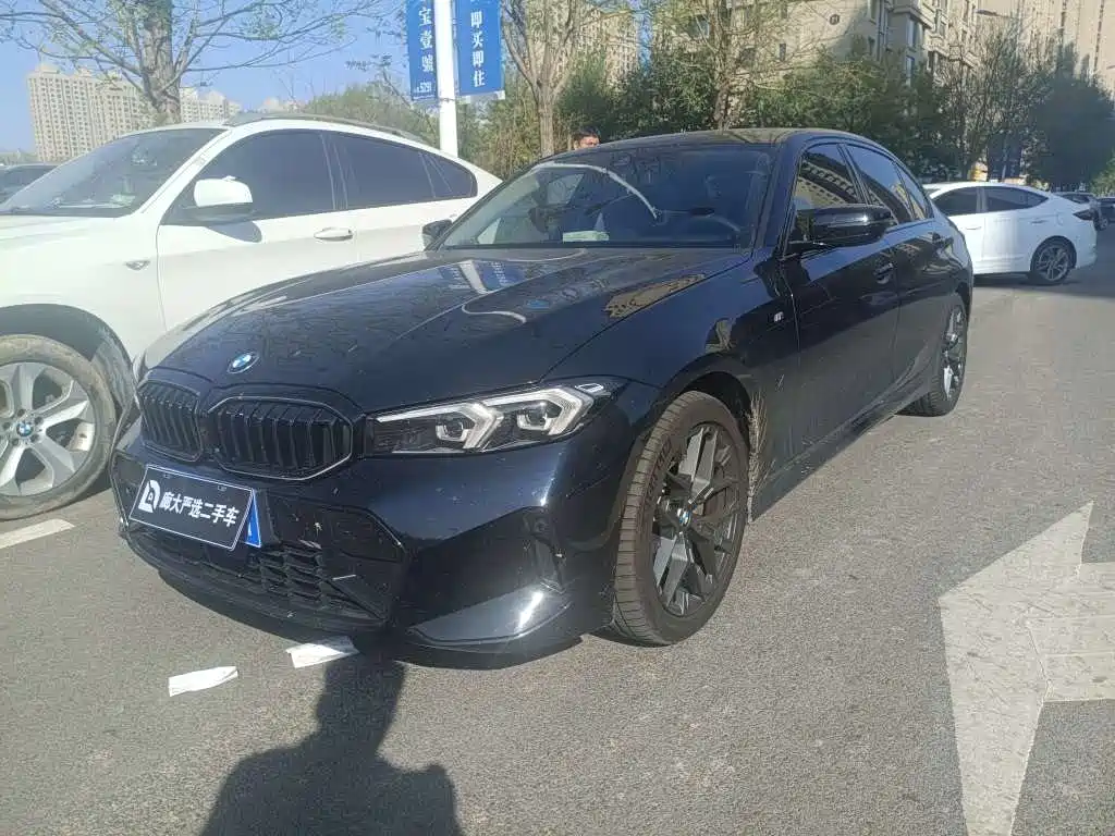 宝马3系 2025款 330Li M运动曜夜套装 2025