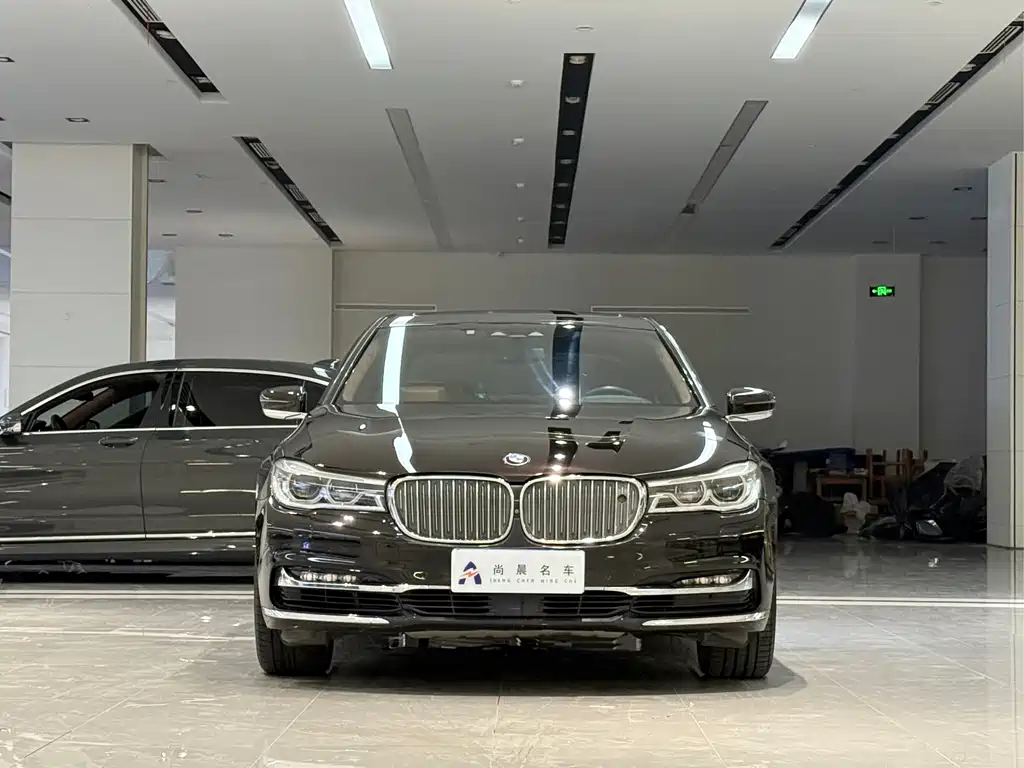 BMW 7 Series 7 2017 750Li xDrive мест
