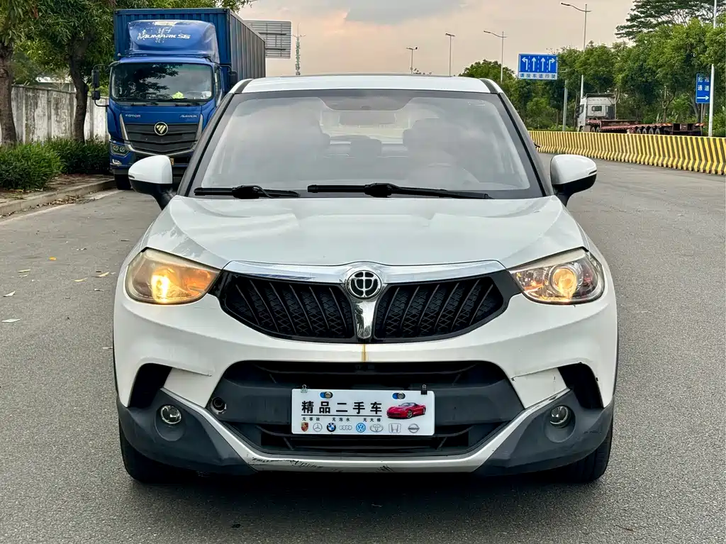 Brilliance V3 2016 1.5L MT