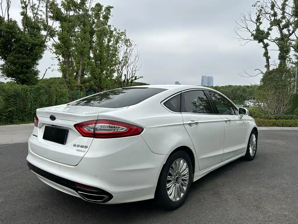 Ford Mondeo 2013 2.0L GTDi200 Luxury