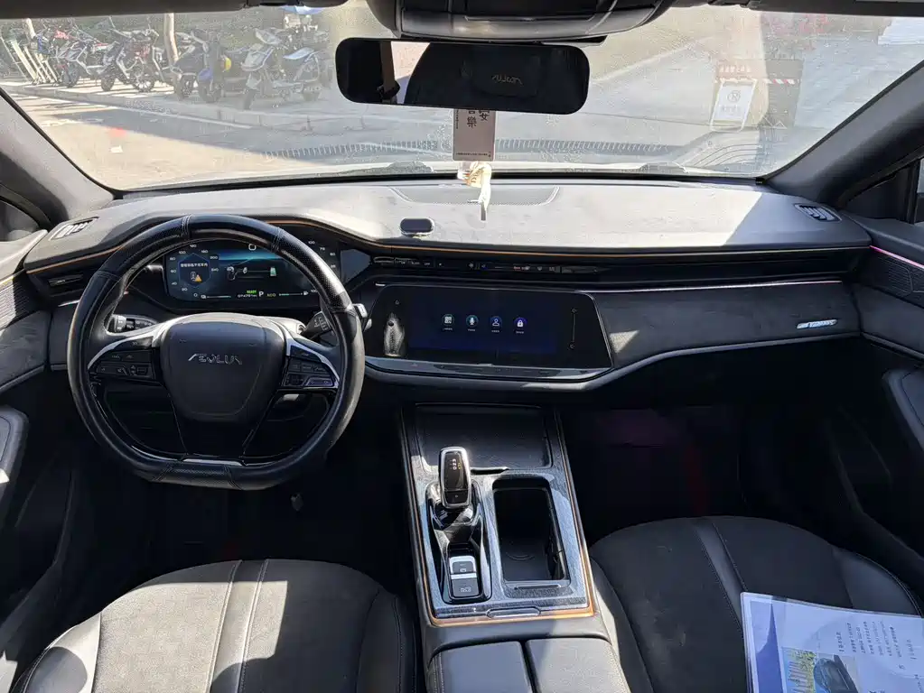 DONGFENG YI HYUN MAX