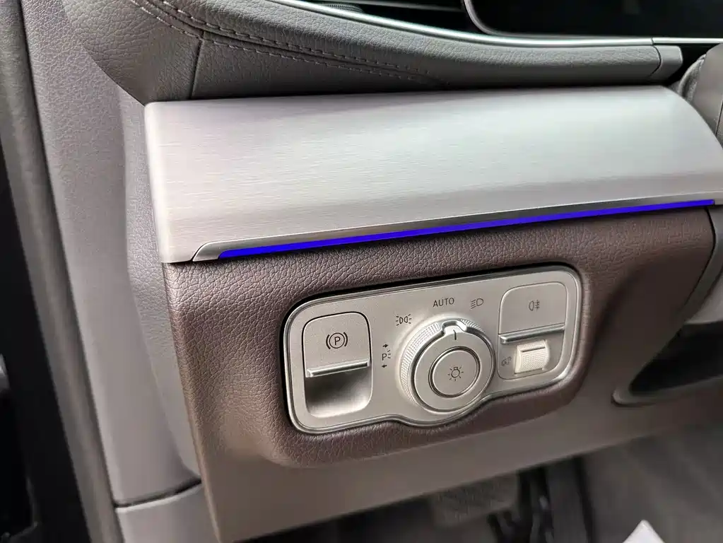 Mercedes-Benz GLE (Import) — миниатюра 24