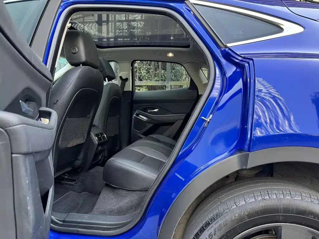 Jaguar E-PACE — миниатюра 6