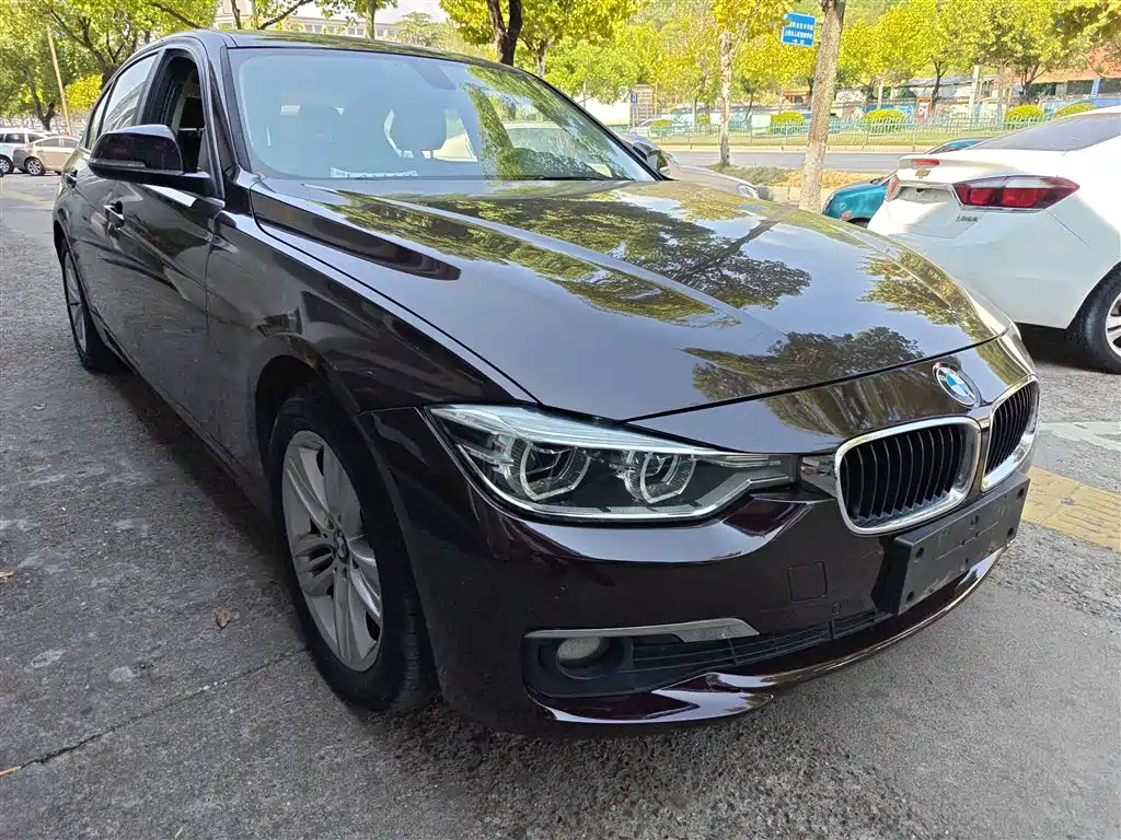 BMW  3 SERIES