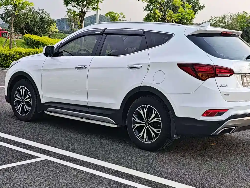 Hyundai Santa Fe — миниатюра 8