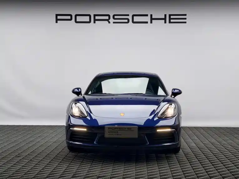 PORSCHE 718