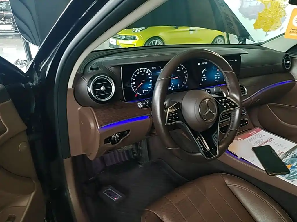 Mercedes-Benz E-Class — миниатюра 10
