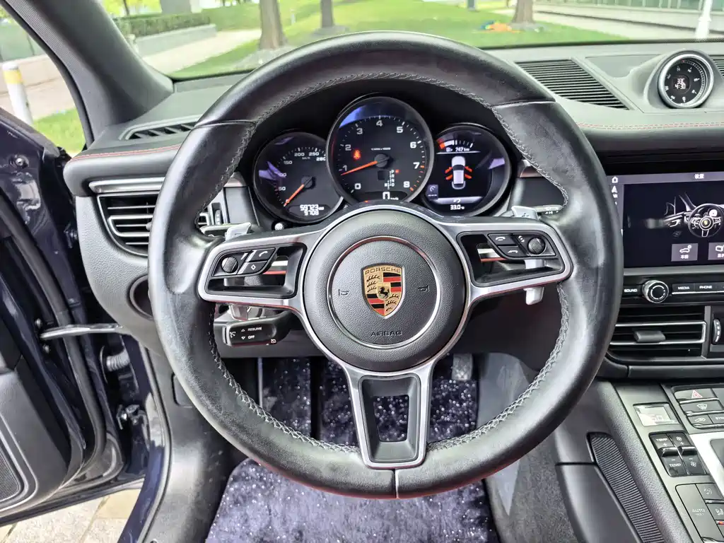 Porsche Macan — миниатюра 17
