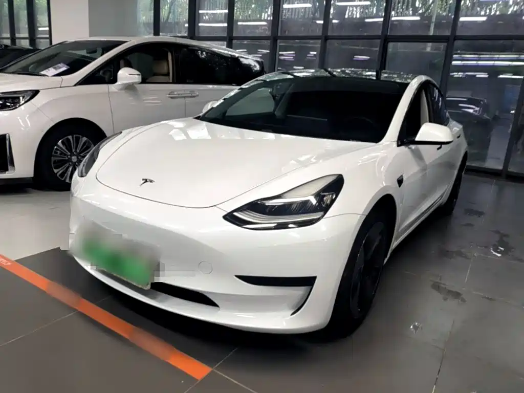 Tesla Model 3 — миниатюра 2