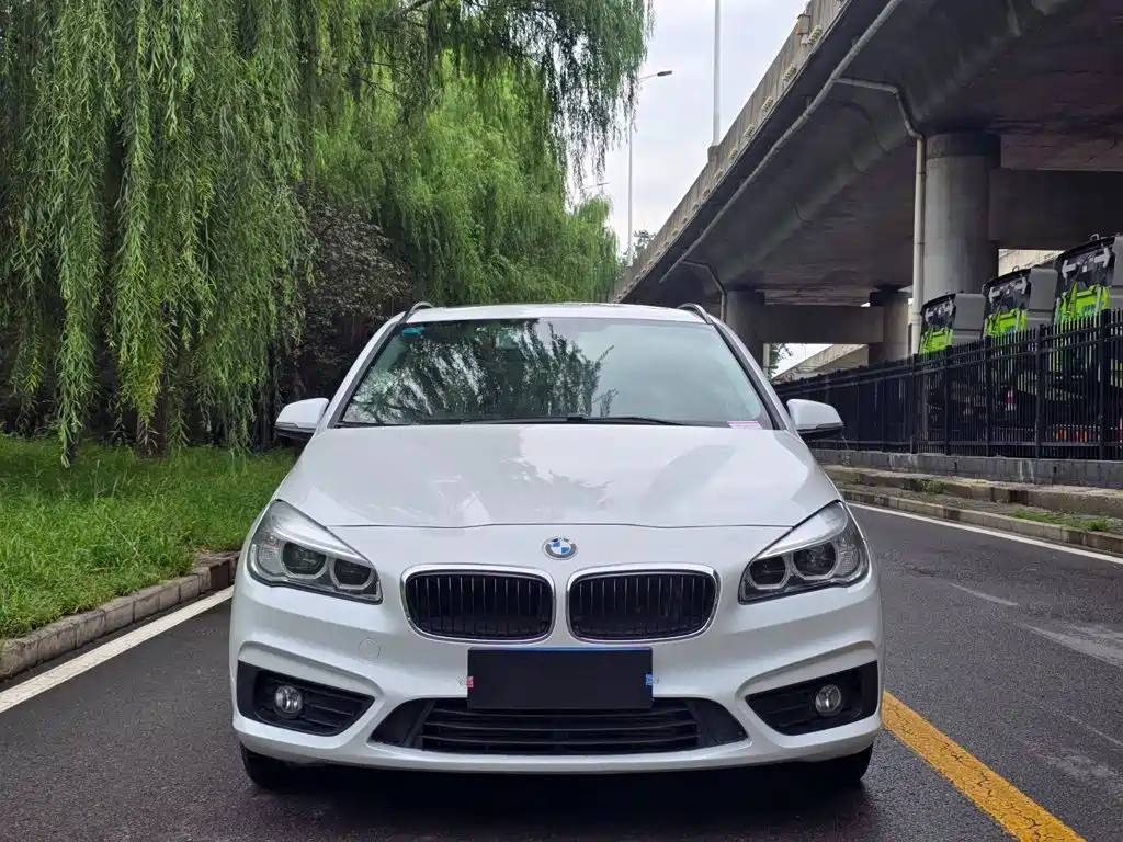 BMW 2 Series Active Tourer — миниатюра 2
