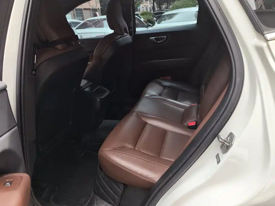 Volvo XC60 — миниатюра 11