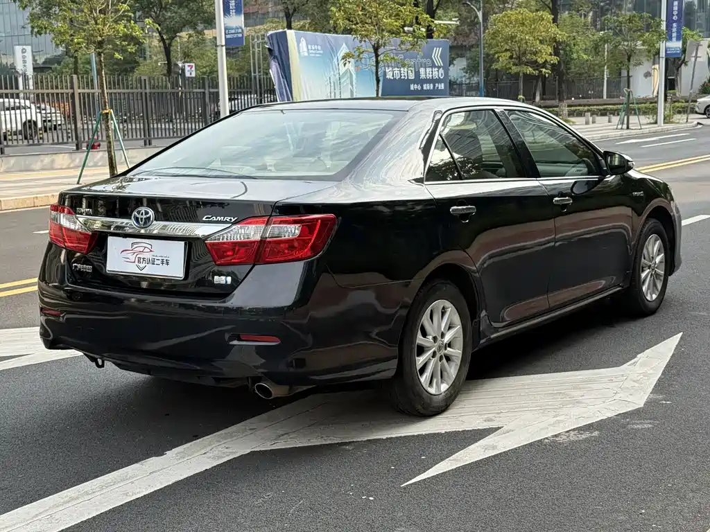 Toyota Camry — миниатюра 14