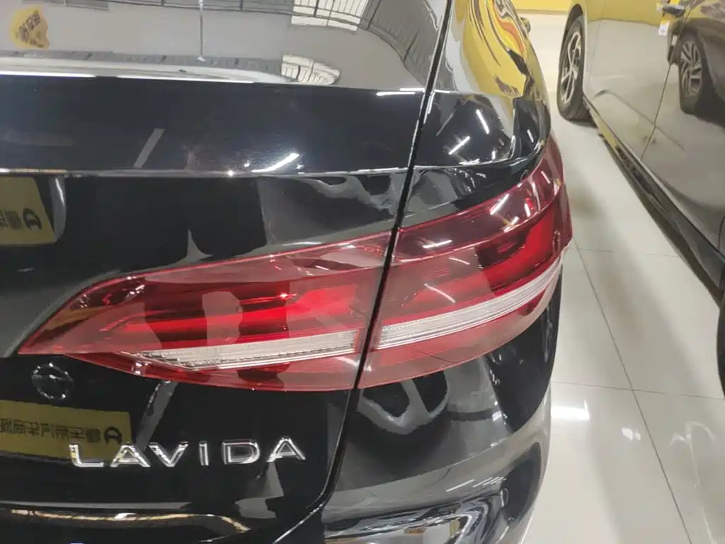 Volkswagen Lavida — миниатюра 8