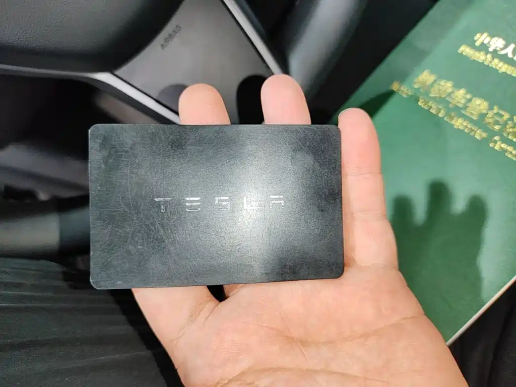 Tesla Model 3 — миниатюра 17