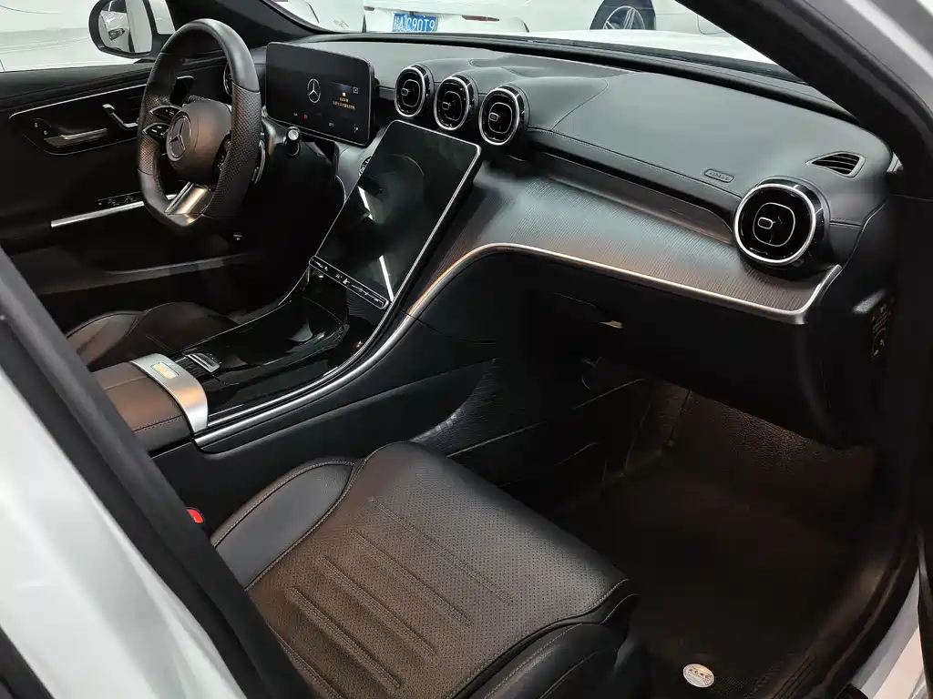 Mercedes-Benz C-Class — миниатюра 13