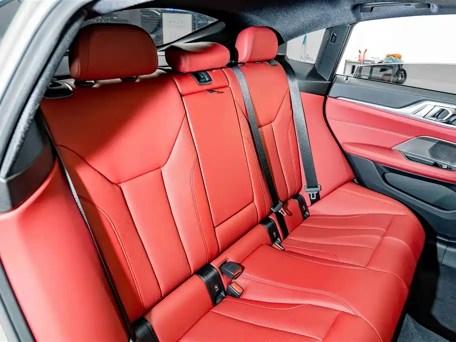 BMW i4 — миниатюра 22
