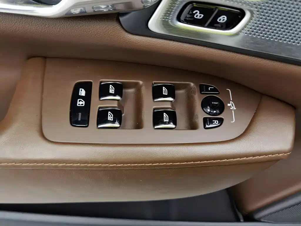 Volvo S90 — миниатюра 9