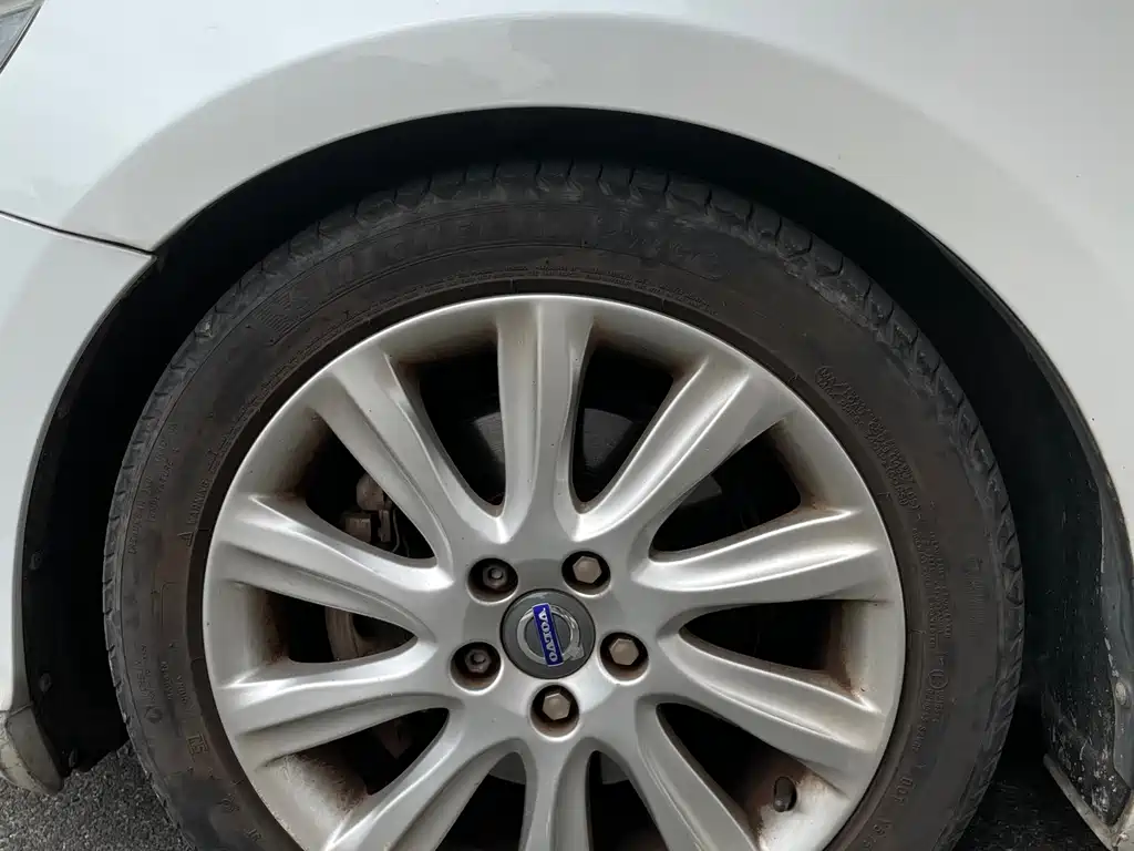 Volvo V40 — миниатюра 13