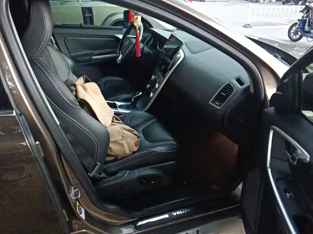 Volvo XC60 — миниатюра 18