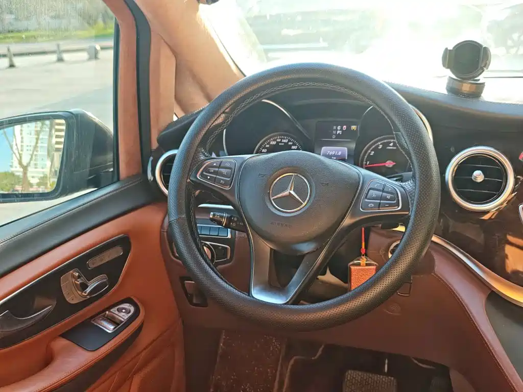 Mercedes-Benz V-Class — миниатюра 14