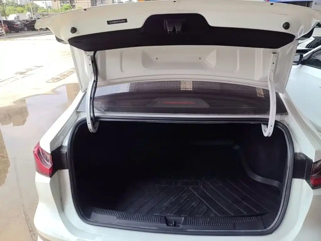Roewe i5 — миниатюра 19