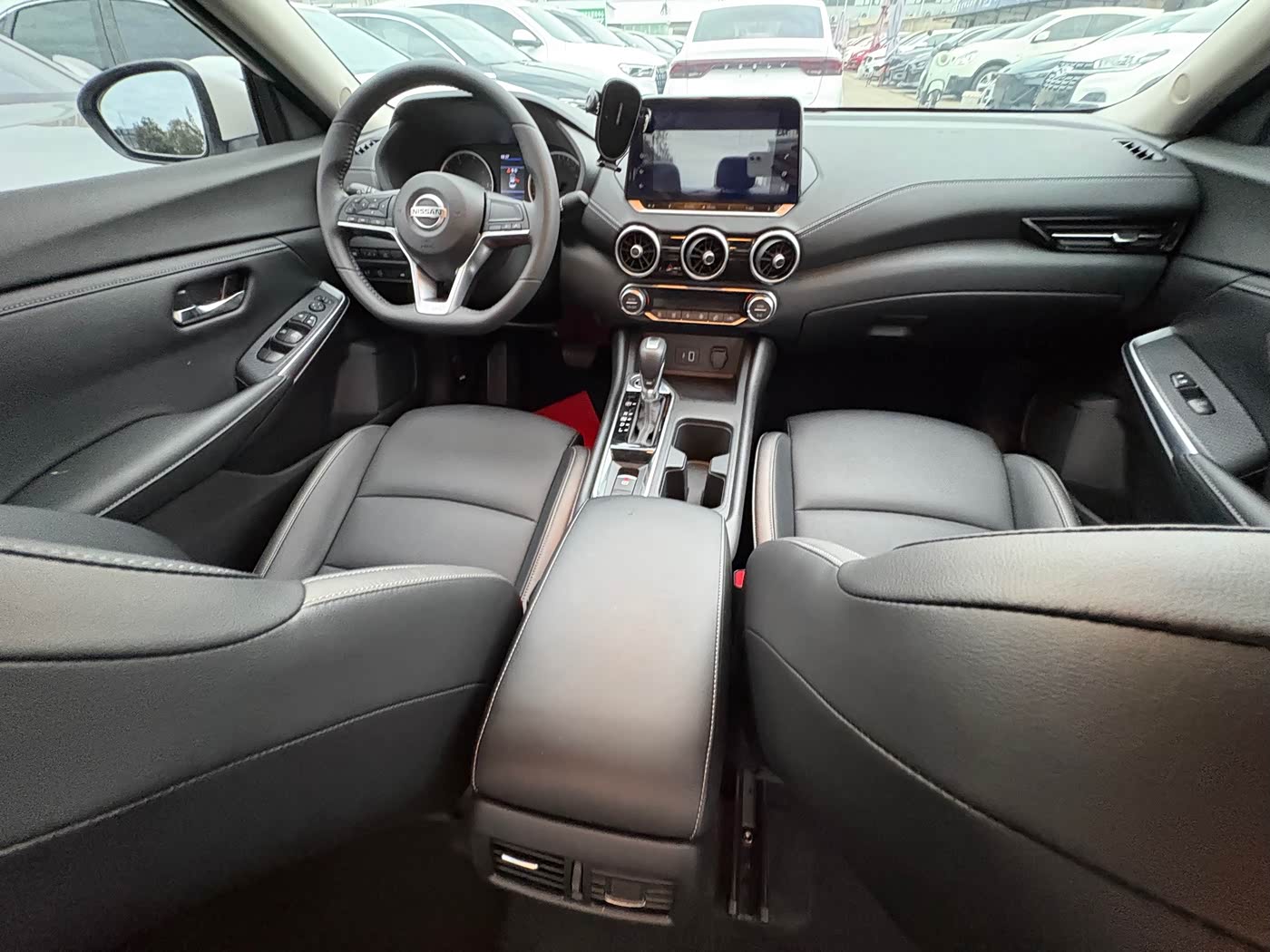 Nissan Sylphy 1.6 л 2023 г. Белый, пробег 13000 км