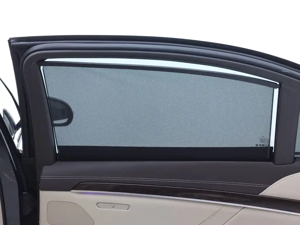 Mercedes-Benz S-Class — миниатюра 11