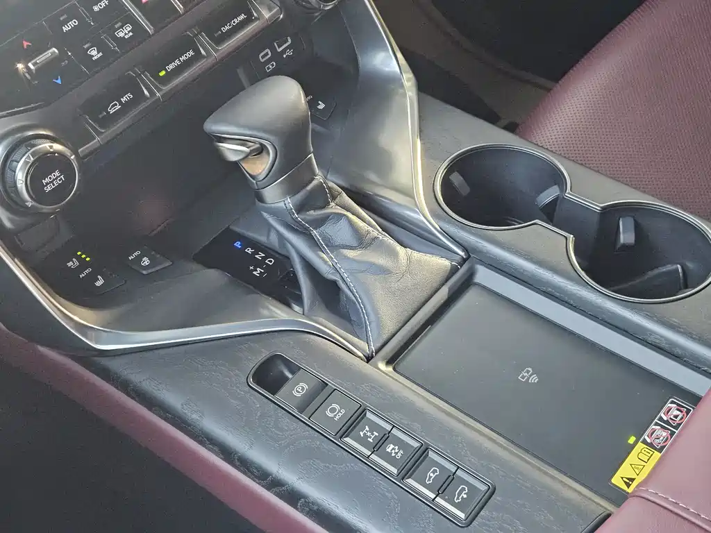 Lexus LX — миниатюра 14