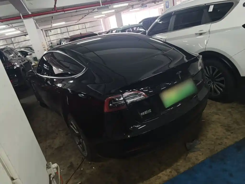 Tesla Model 3 — миниатюра 5