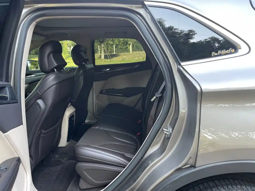 Lincoln MKC — миниатюра 13