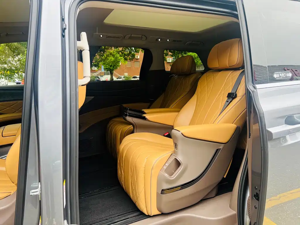 Denza D9 2022 DM-i 1040 Luxury