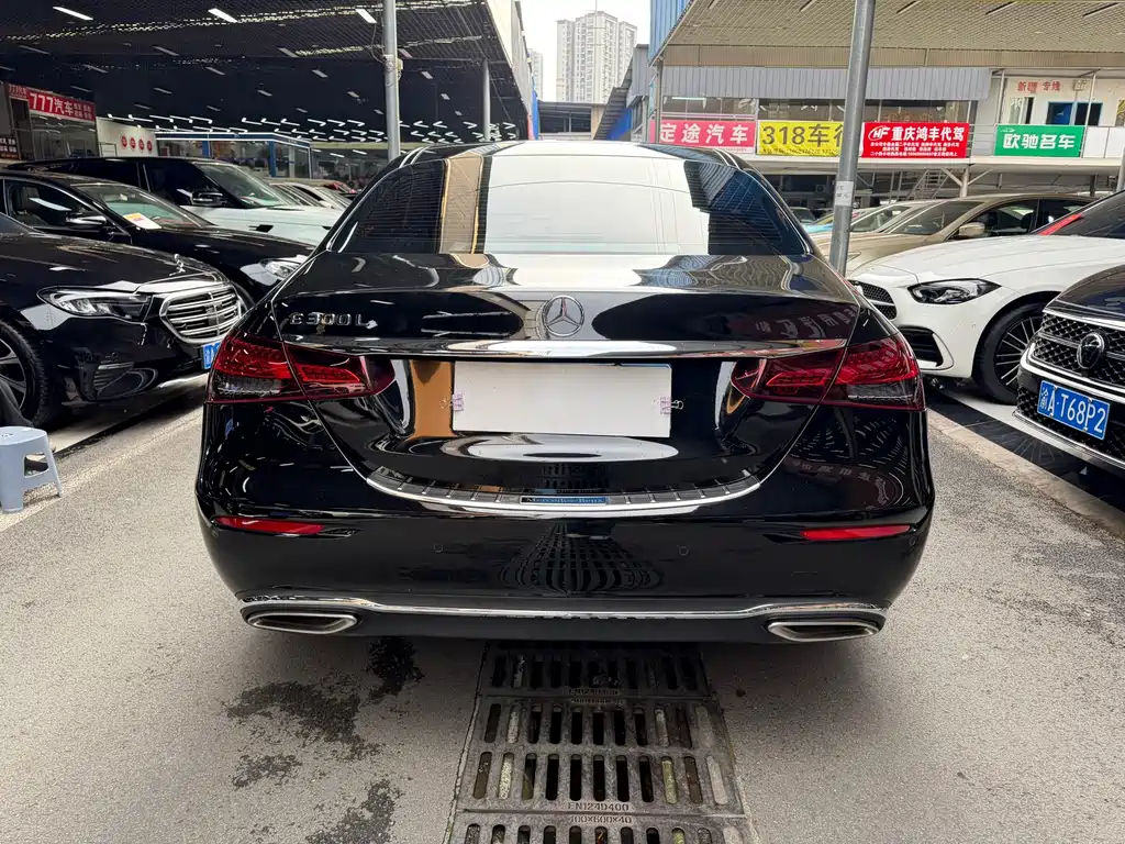 MERCEDES-BENZ E CLASS