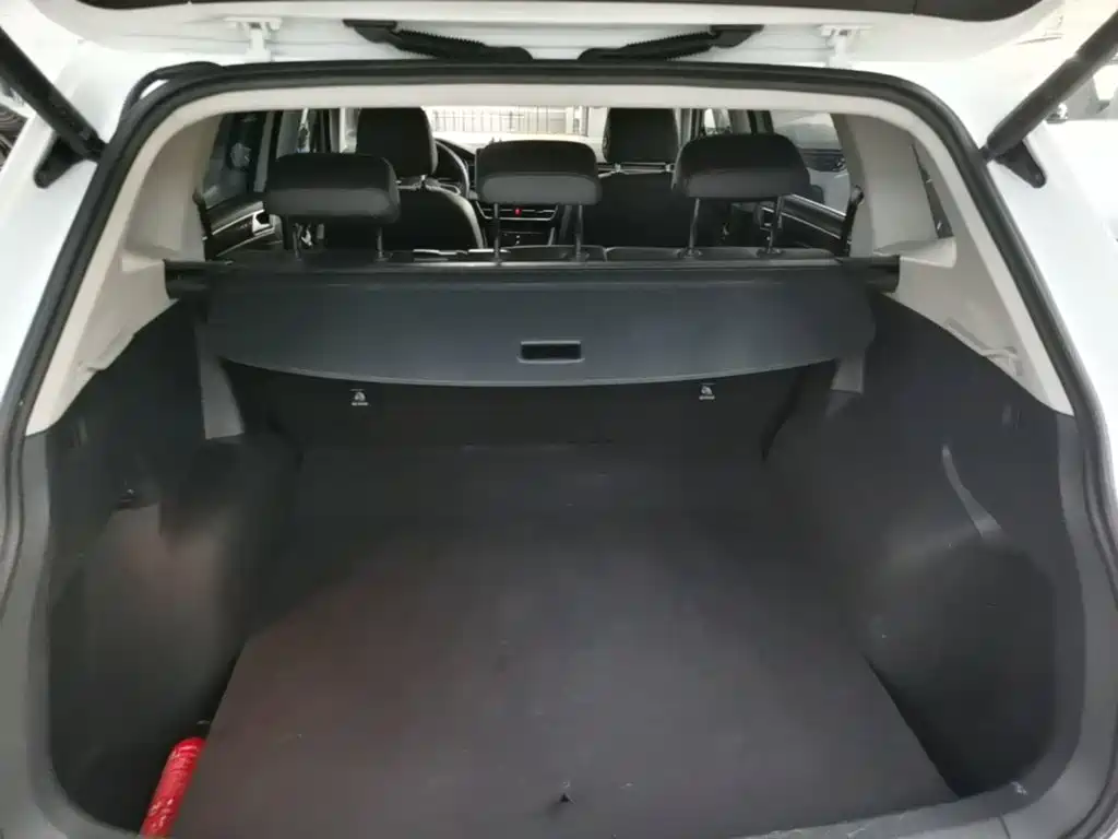 Volkswagen Tiguan L — миниатюра 19