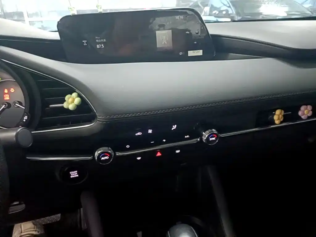 Mazda 3 Axela — миниатюра 13