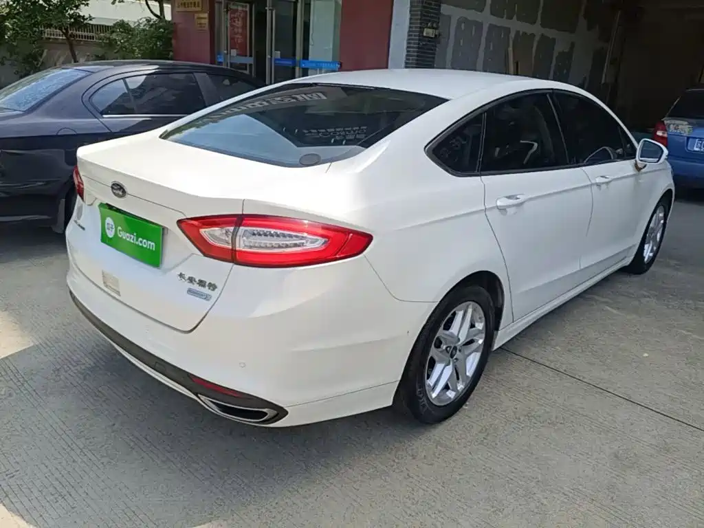 Ford Mondeo — миниатюра 7