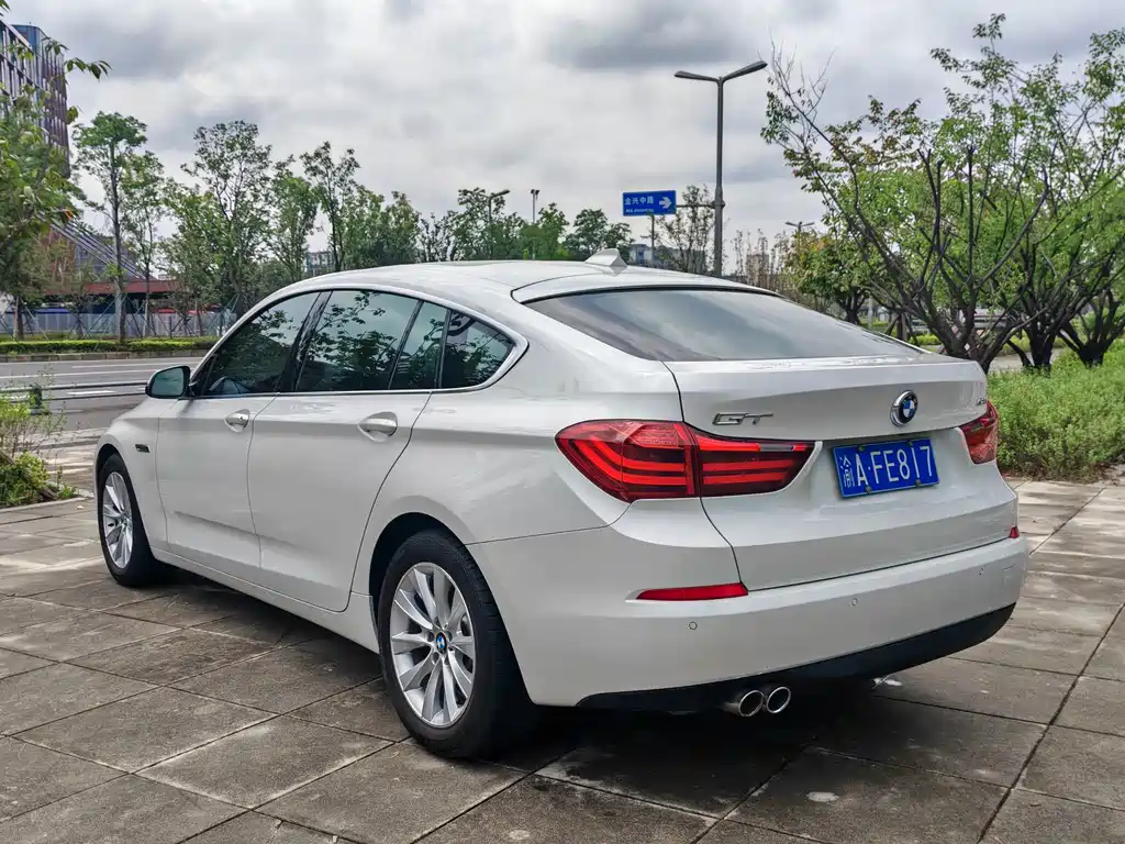 BMW 5 Series GT — миниатюра 4