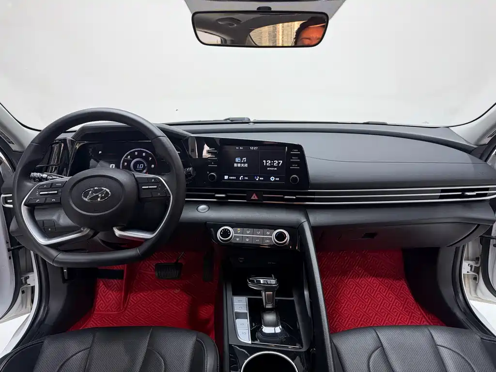 Hyundai Elantra — миниатюра 8