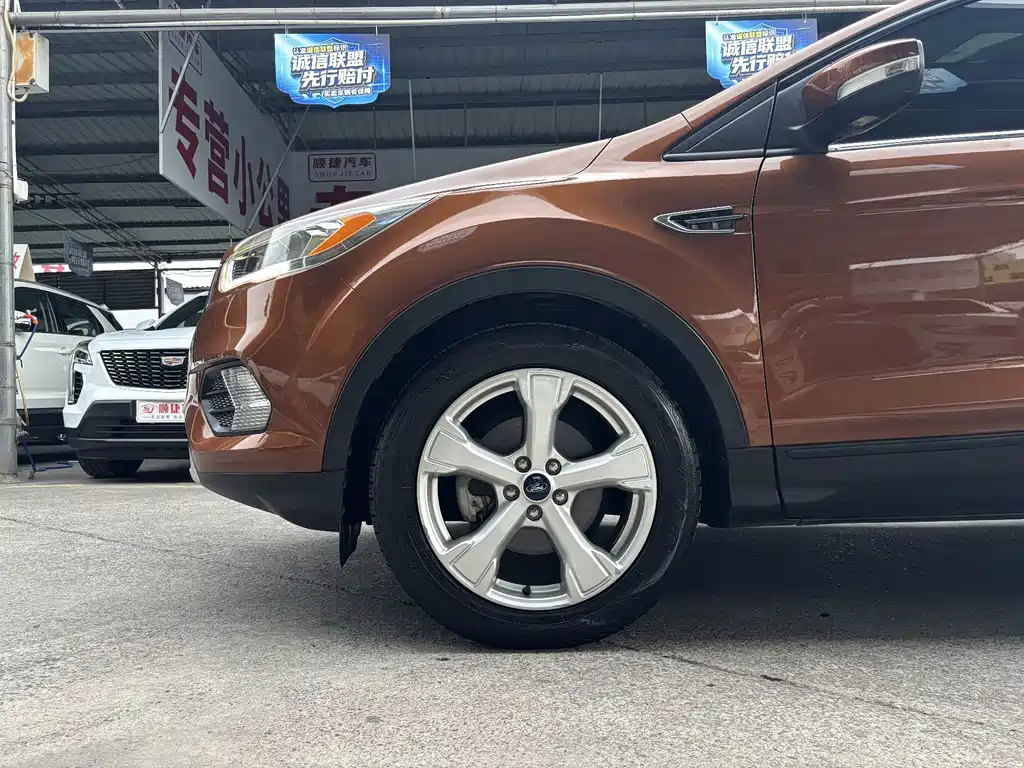Ford Kuga — миниатюра 19