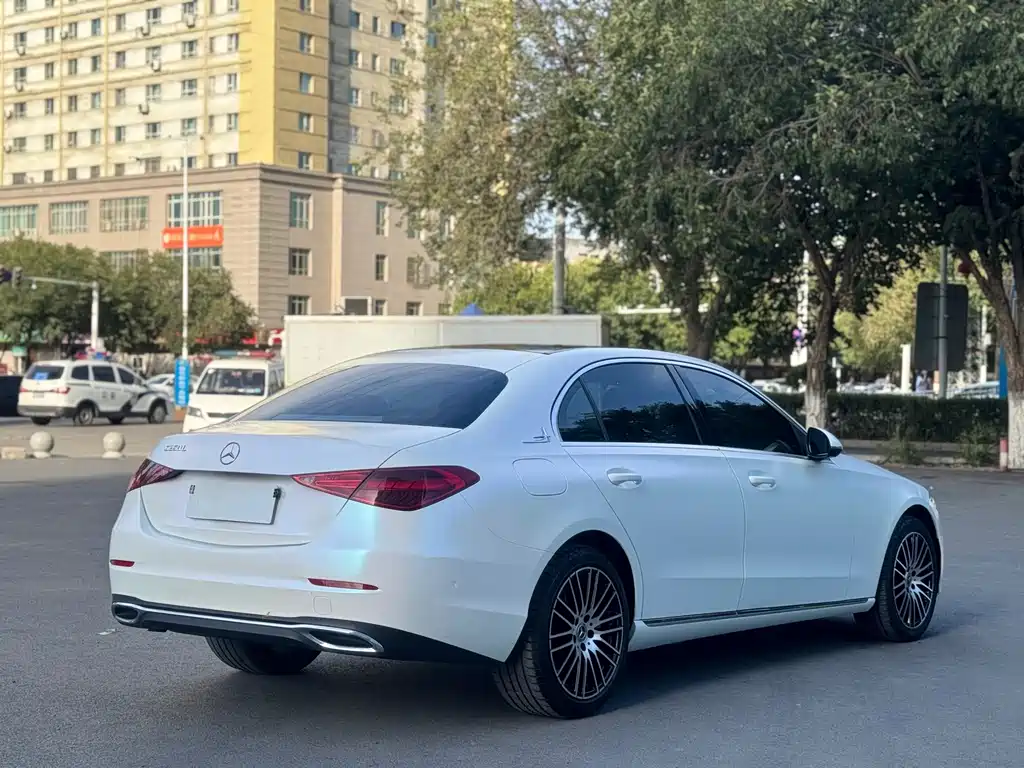 Mercedes-Benz C-Class — миниатюра 13