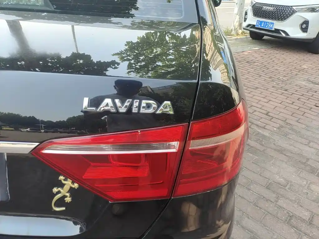 Volkswagen Lavida — миниатюра 8
