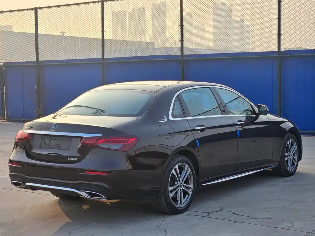 MERCEDES-BENZ E CLASS