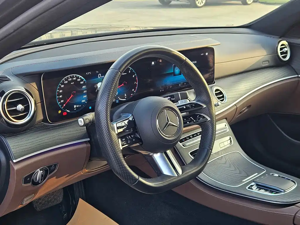 MERCEDES-BENZ E CLASS