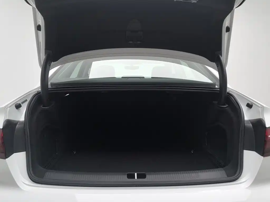 Audi A4L — миниатюра 16