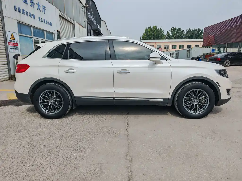 Lincoln MKX — миниатюра 4