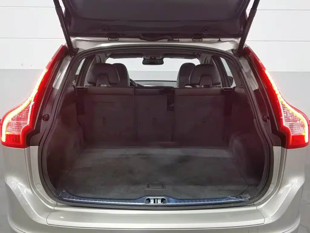 Volvo XC60 — миниатюра 16