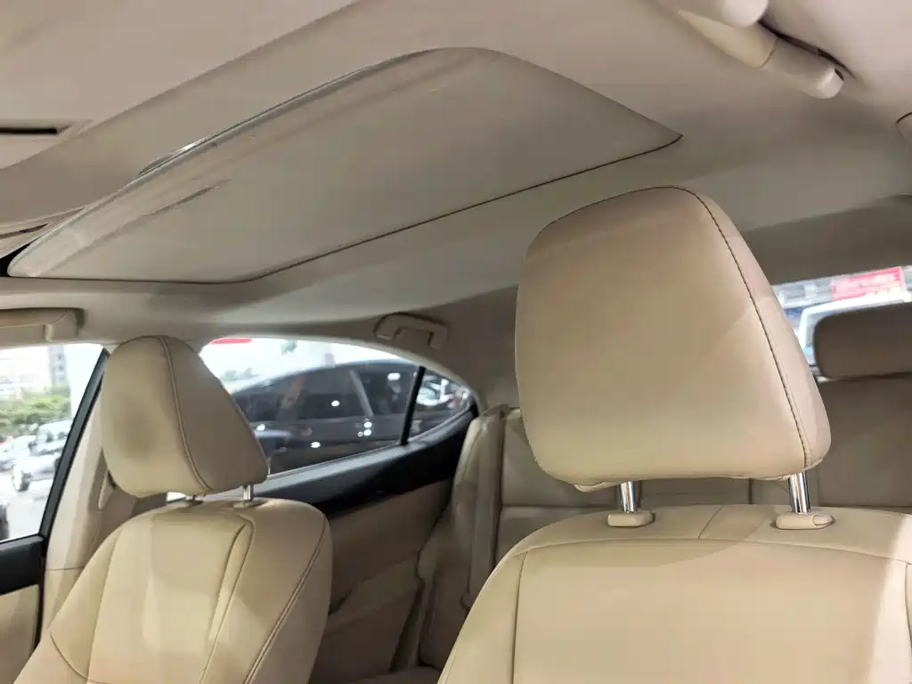 Lexus ES — миниатюра 12