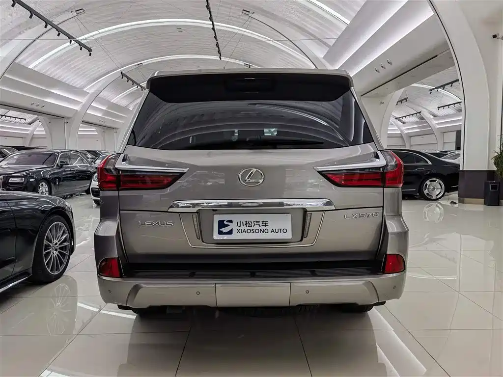 LEXUS LX