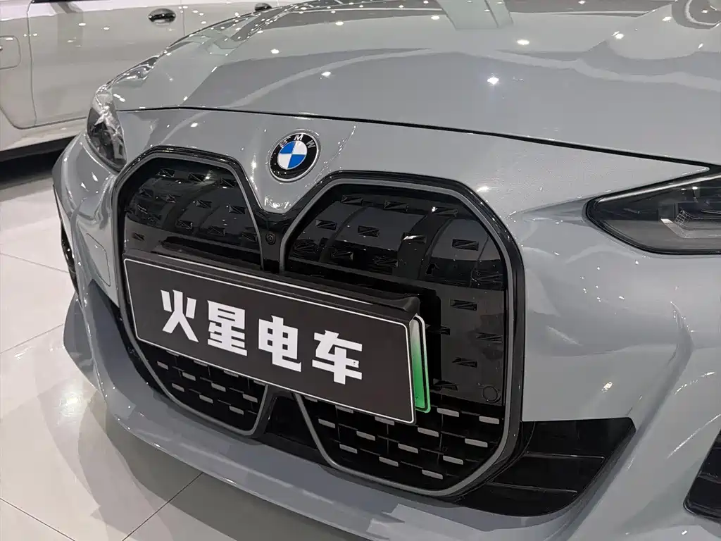 BMW i4 — миниатюра 15