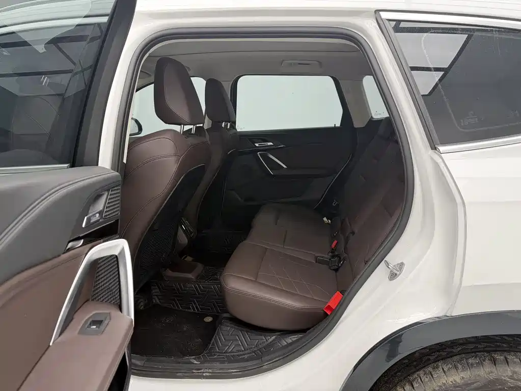 BMW X1 - фото 8