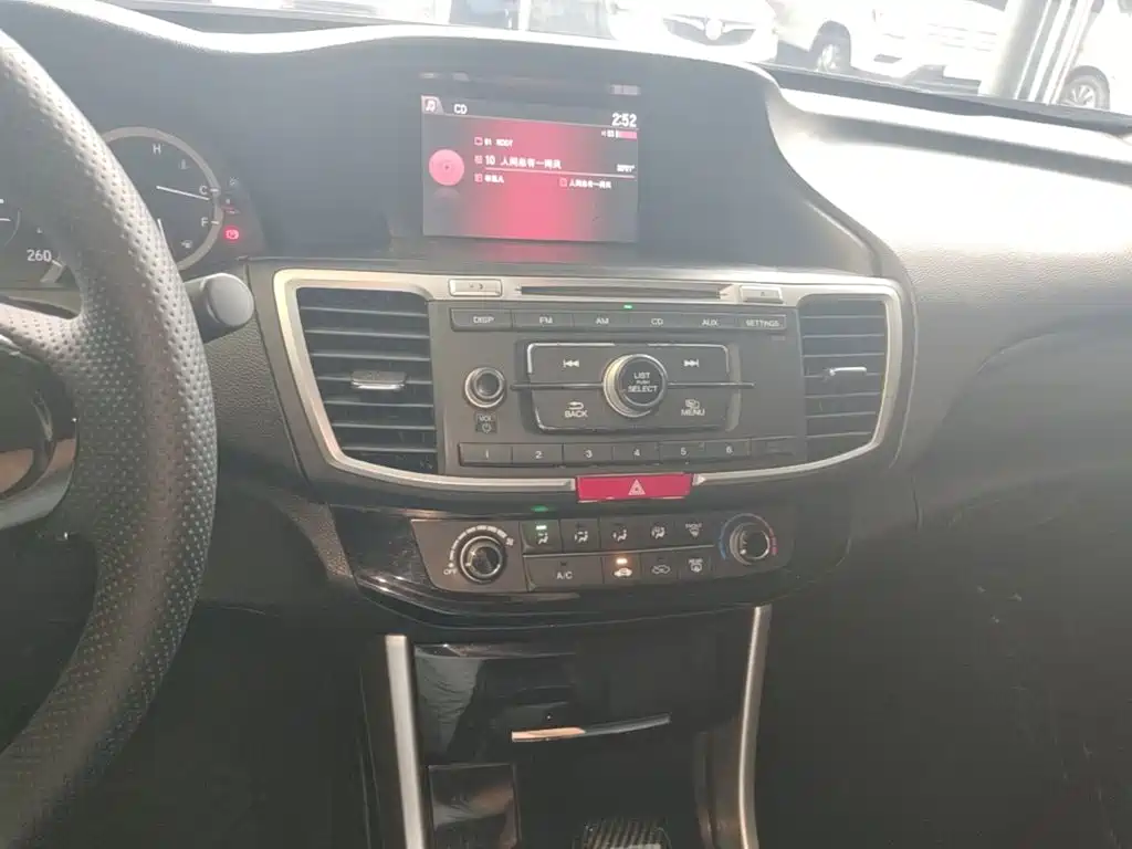 Honda Accord — миниатюра 13